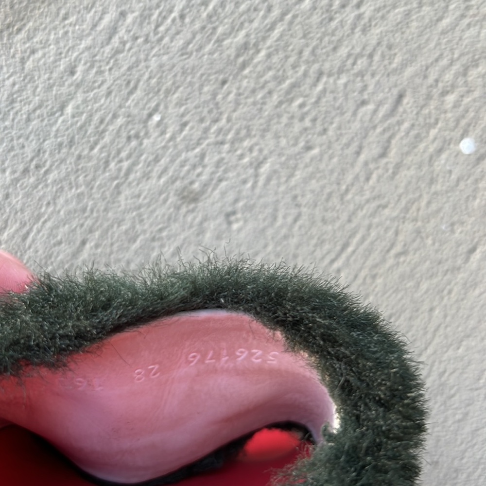 Gucci fur little girl slides size 28 - Picture 3 of 3